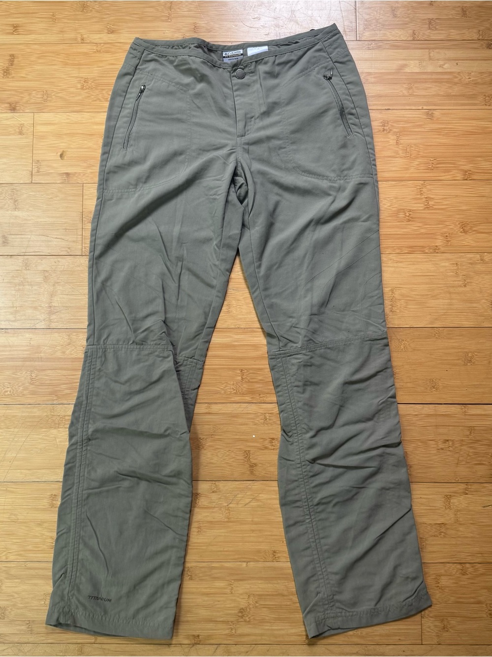 Columbia Titanium Women's Outdoor Hiking Pants Cargo Khaki Nylon Size 4 TL8296